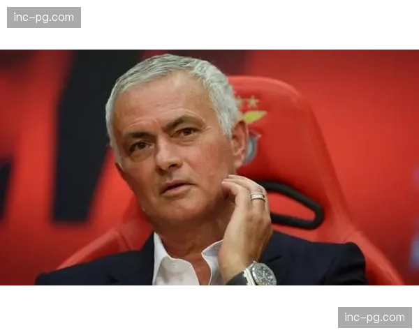 本菲卡战术体系适应葡超，穆里尼奥防守反击理念逐步贯彻